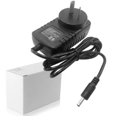 Vista lateral de Fuente Switching 12V 2A Con Ficha 2,5 X 0,7 Mm